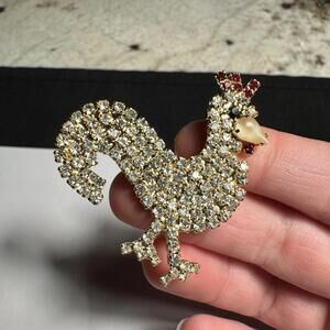 Rhinestone Rooster Chicken Gold Tone Brooch Pin Bird
